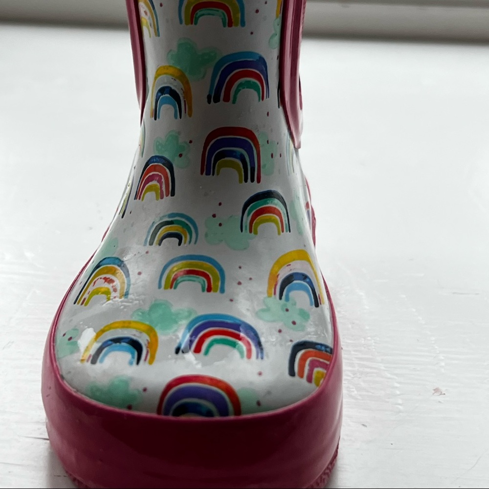 Tucker +Tate pink and white boots with rainbows